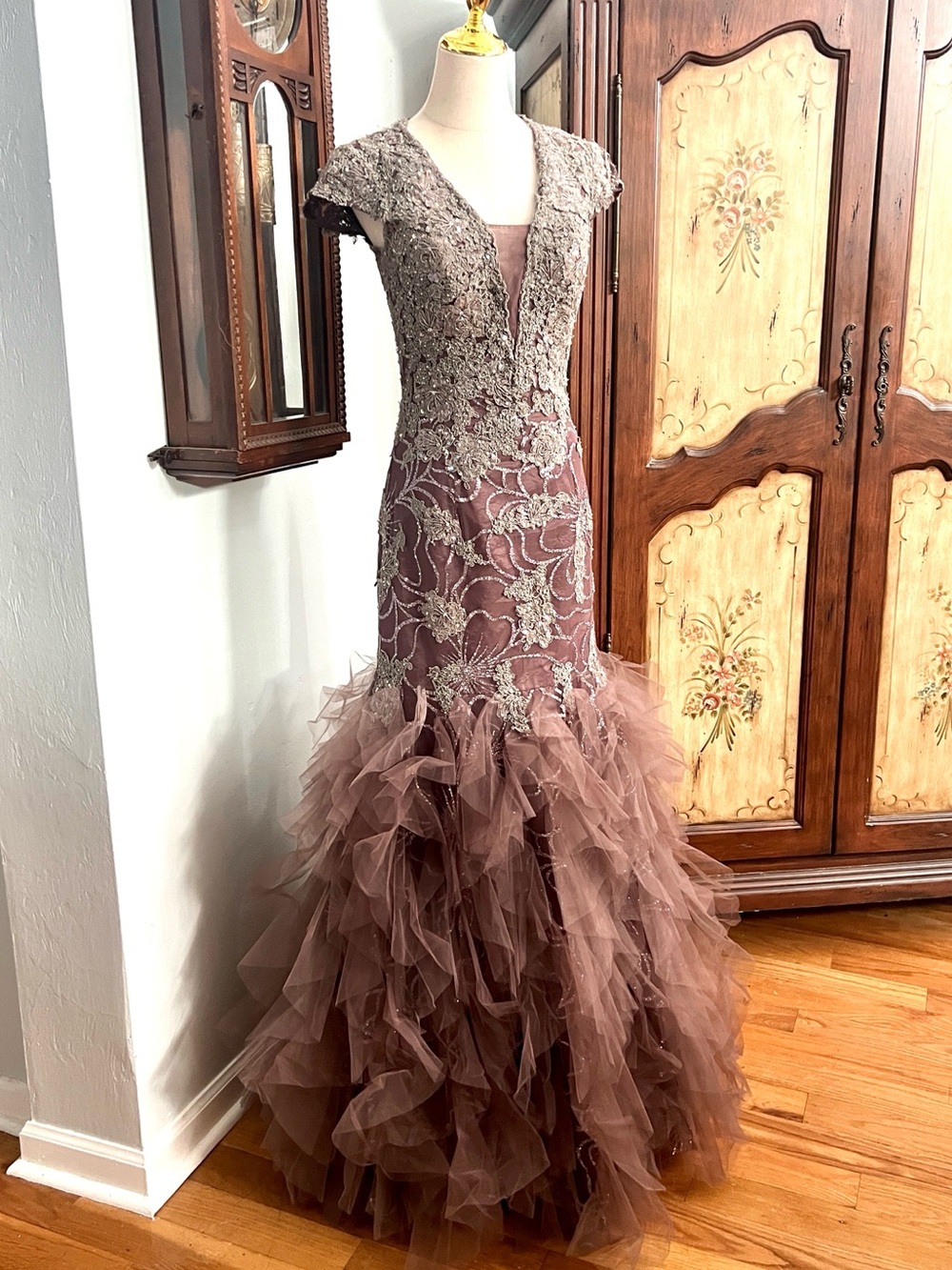 NWT,JVN by Jovani NWT Embellished Lace Ruffle Mermaid Evening Gown Size 4